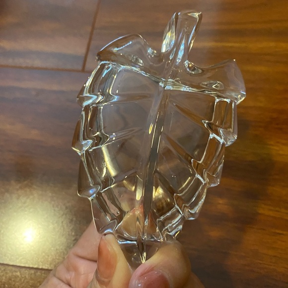 Crystal Clear Lead Fall vibes Leaf-Shaped Dish 4” - Picture 5 of 8
